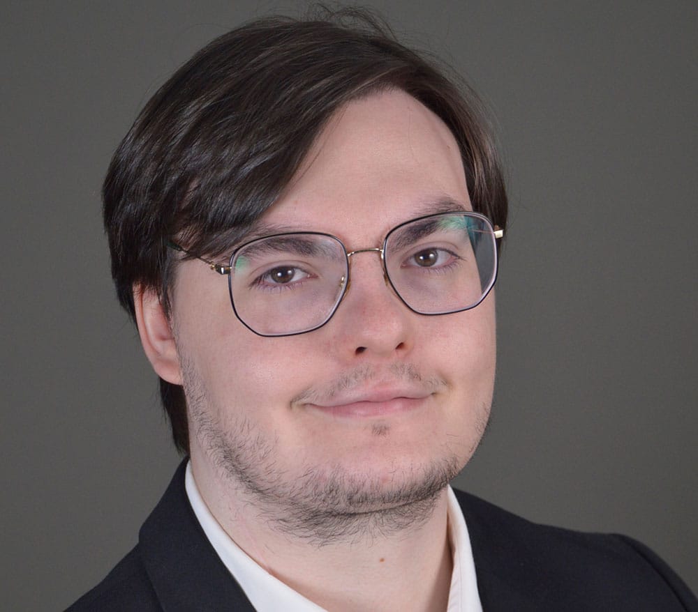 Niko Prtenjaca, Steuerassistent in Ausbildung